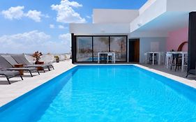 Calixta Hotel